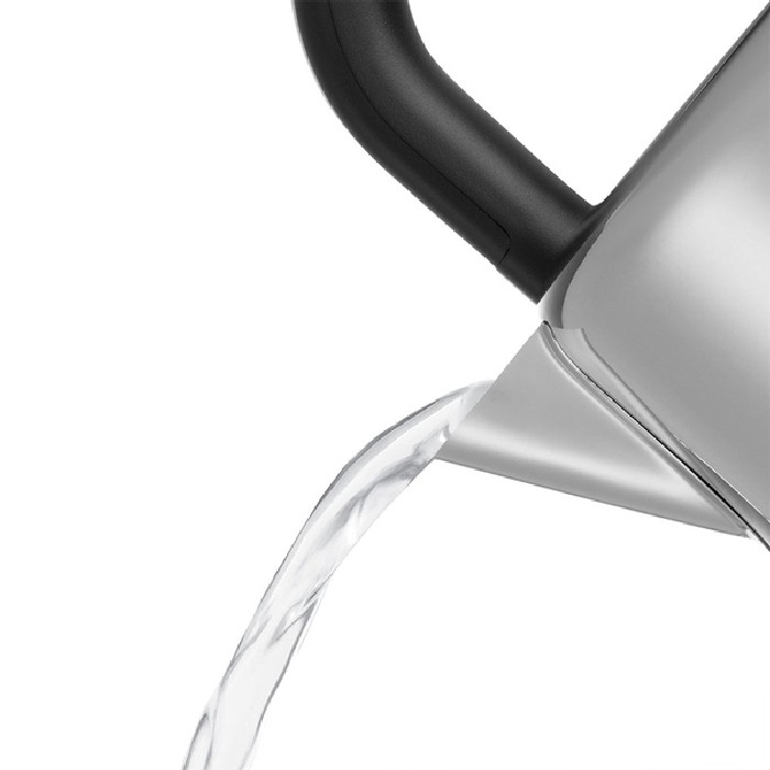 small-appliances/kettles/russell-hobbs-kettle-15l-distinctions-black